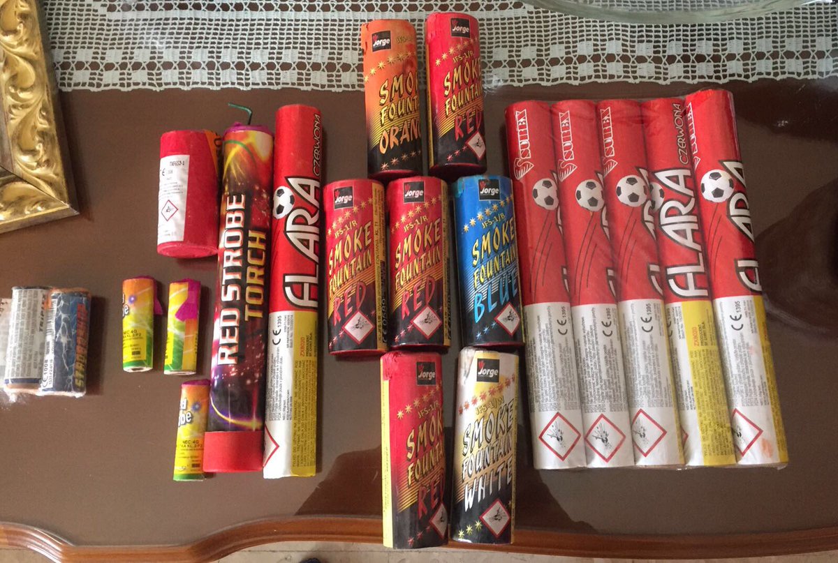 cachorros_firm's tweet photo. Ya con nuestro material pedido a @NoPyroNoParty16 gran rapidez y todo correcto! Muchas gracias😉💪 https://t.co/aejZ4vqBai