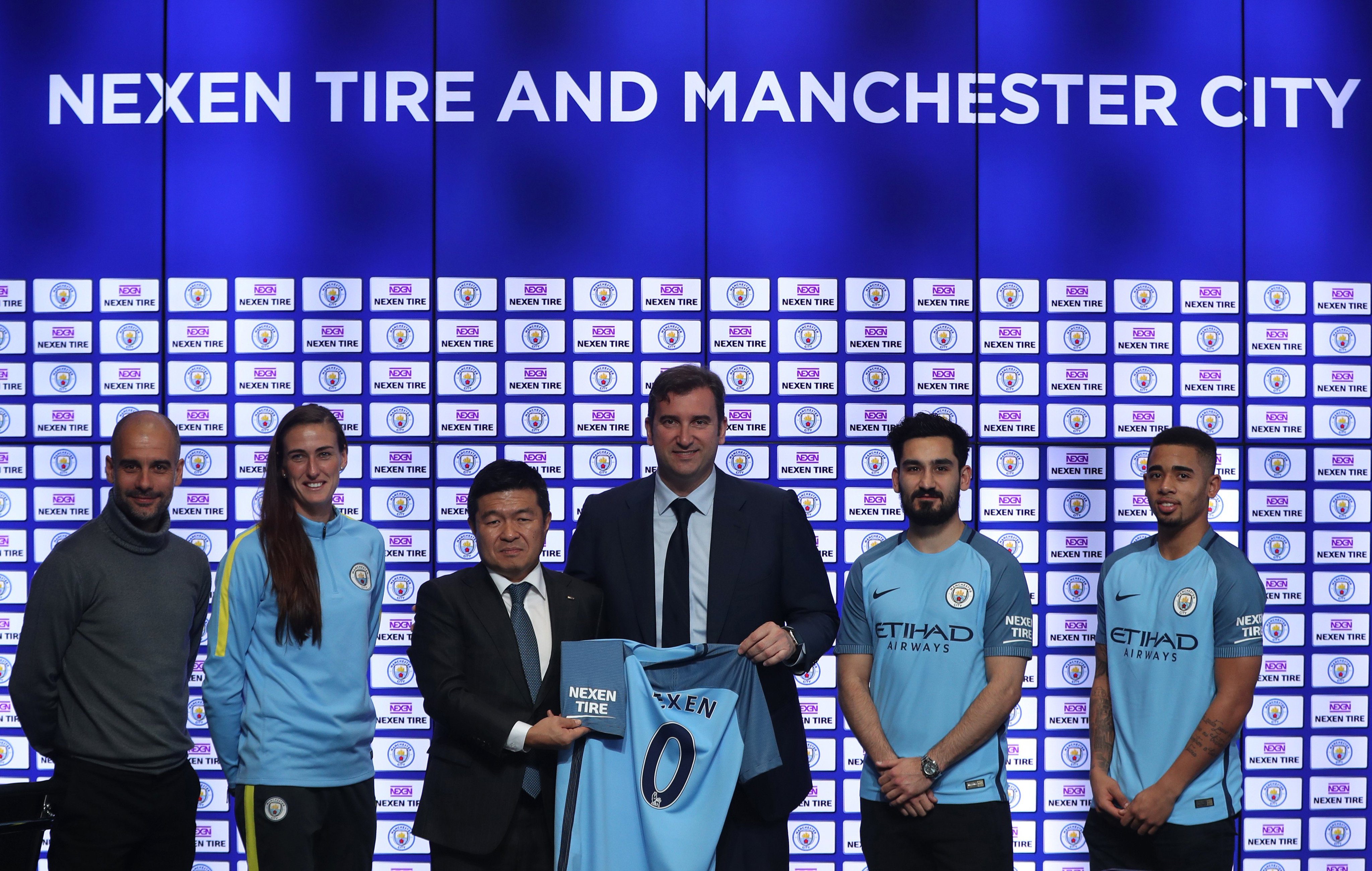 Manchester City マンチェスターシティは ネクセンタイヤがユニフォームの公式袖スポンサー になったことを発表しました 袖スポンサーは プレミアリーグのクラブでは初めてです T Co Opgocxtliv Twitter