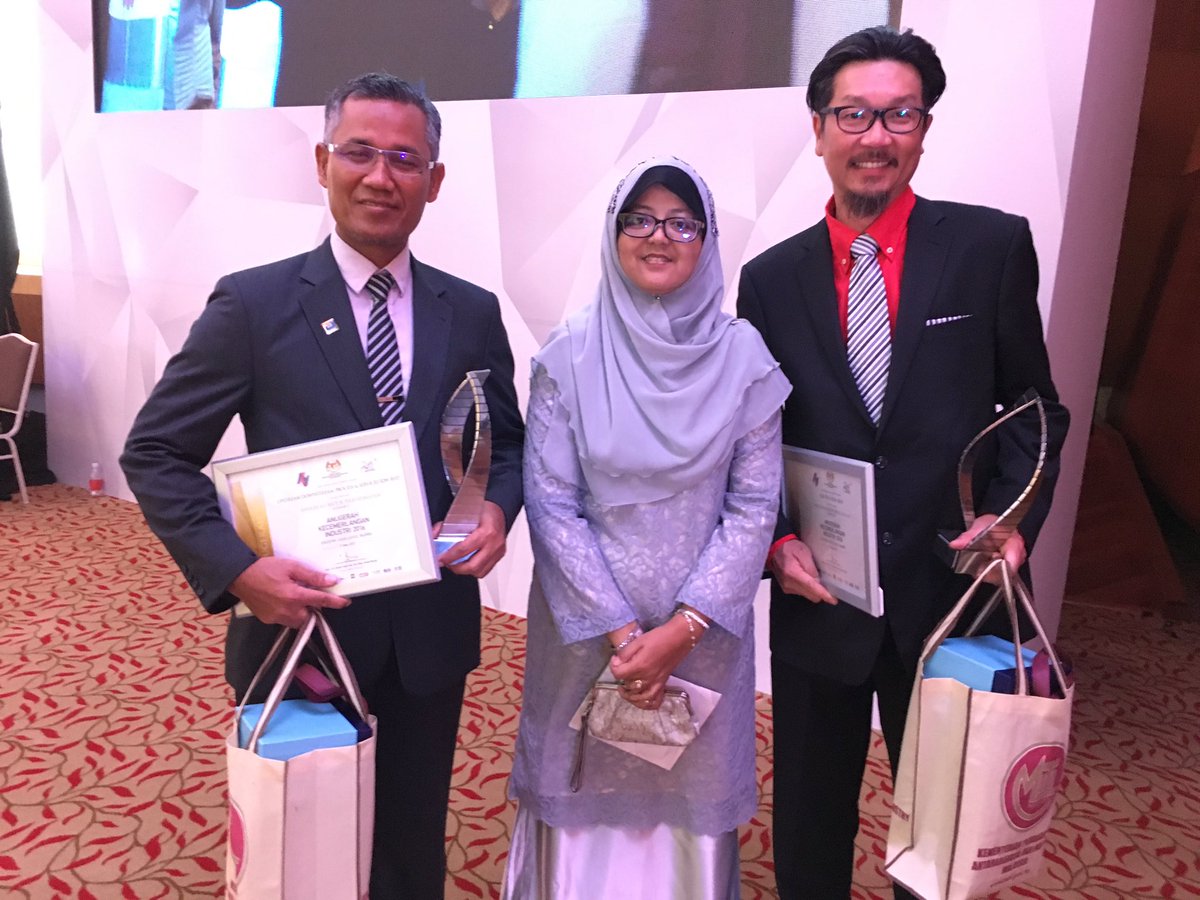 sharimatsaleh's tweet image. Congratulations #MITI AKI award winners. 3 are #Matrade MidTierCo #MTCDP #Salutica Allied #Exis Tech #UpstreamDownstreamProcess&amp;amp;Services