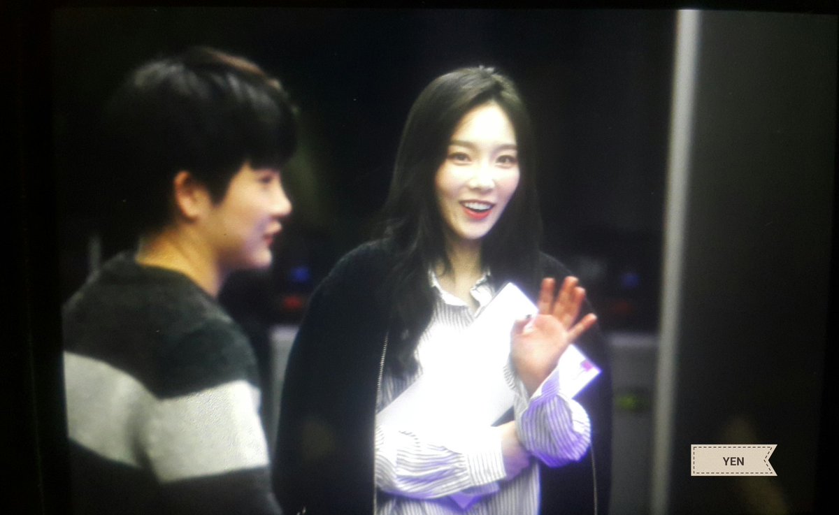 [PIC][17-03-2017]TaeYeon trở thành khách mời trên "MBC FM4U Jonghyun's "Blue Night" Radio" vào tối nay C7IS74iVwAEhQXA