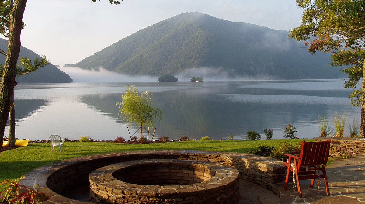 VisitVirginia's tweet photo. Plan your spring getaway at a Virginia B&amp;B https://t.co/M6Ps93MdkG #LoveVA https://t.co/oGlTbSAza1