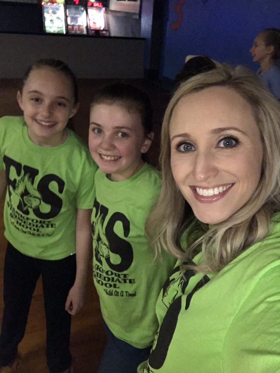 Getting ready to limbo. #wfredbirds <a href="/FISupdates/">Frankfort FIS</a>
