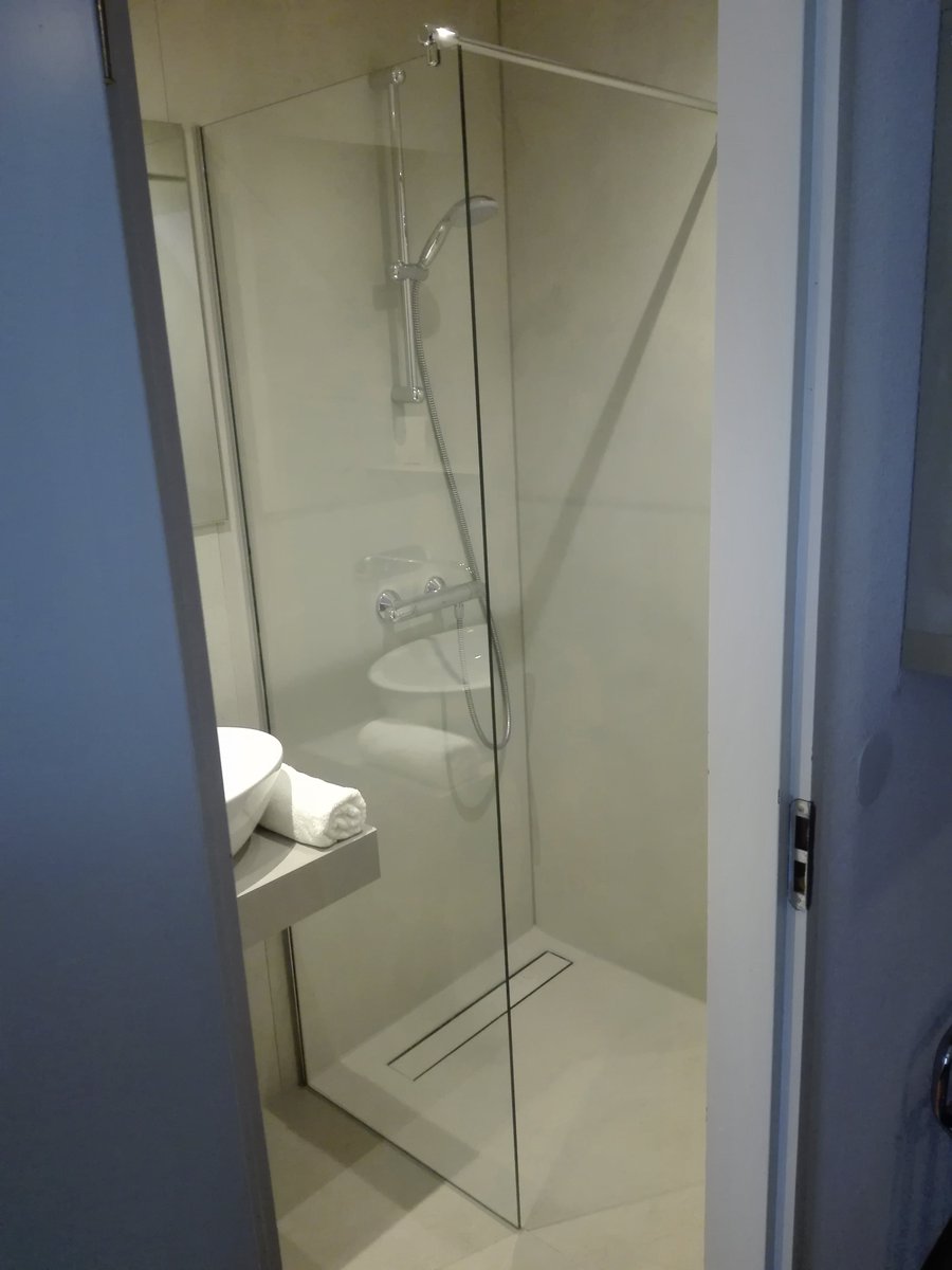 lesscherinstall's tweet photo. Renovatie badkamers Hotel Hof van Twente @HotelHvTwente https://t.co/iv0JaFqKrq #Hengevelde #Lesscher https://t.co/8xCQGF4cq3 https://t.co/zCFDWKfrj8