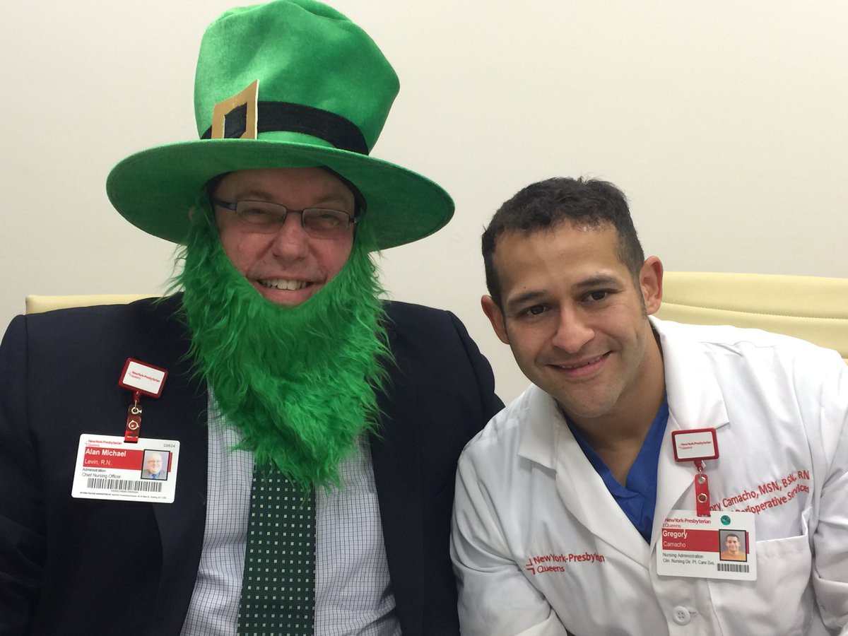 #NYPQueens wishes everyone a Happy #StPatricksDay Our CNO <a href="/alanmlevin/">Alan Levin</a> &amp; team are sporting green today to celebrate!