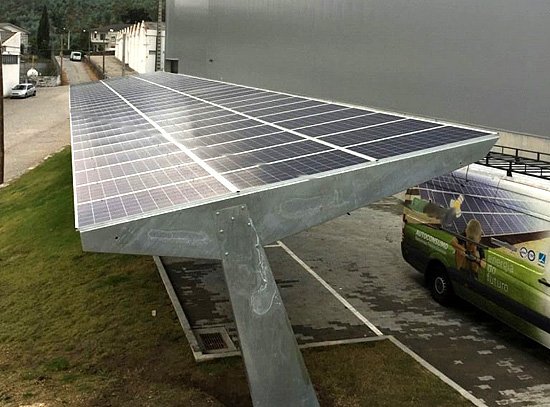 ERenovables's tweet photo. SunFields instala sistemas de autoconsumo a un ritmo frenético en Portugal https://t.co/z6iDY2oUSo vía @ERenovables https://t.co/9WyNmDfxyq