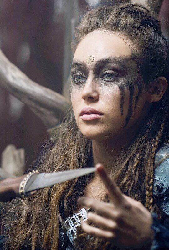 Ormlycia's tweet photo. Pueden venir 1000 crush de personajes pero nadie como mi Lexa, es que miren al amor de mi vida, era tan hermosa 😭💔 https://t.co/EGBMtpnuty