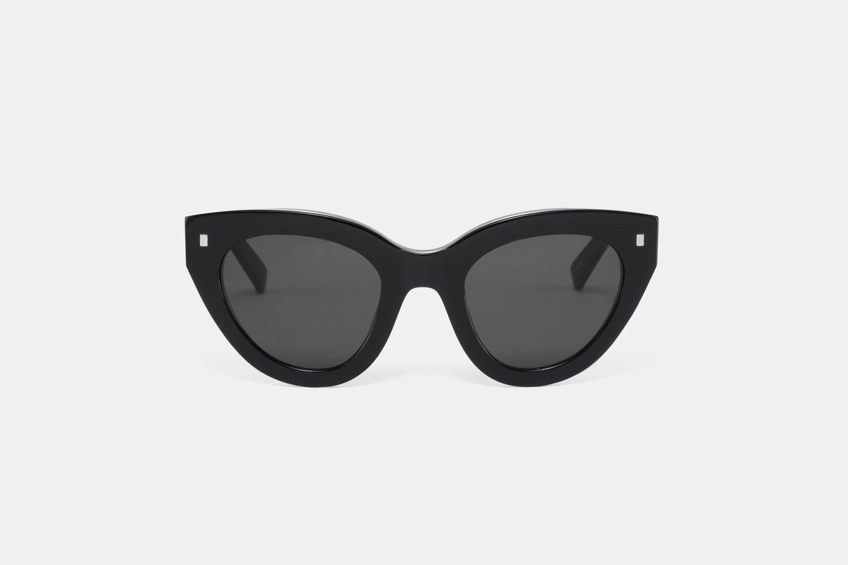 Frontiers_Edin's tweet photo. 12 new sunglasses styles arrived , just in time for this weekend's heatwave ;)
#MonokelEyewear #Swedishdesigns https://t.co/E6S1xLqt4R