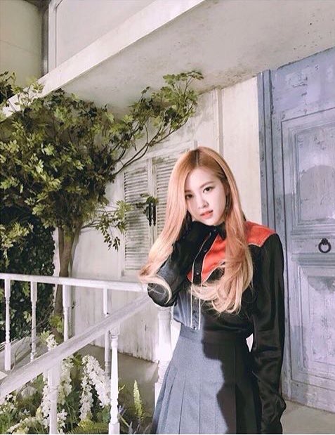 AlIuringBeauty's tweet image. ❝ ʙᴇᴀᴜᴛʏ ɪsɴ'ᴛ ᴀʙᴏᴜᴛ ʜᴀᴠɪɴɢ ᴀ ᴘʀᴇᴛᴛʏ ғᴀᴄᴇ. ɪᴛ's ᴀʙᴏᴜᴛ ʜᴀᴠɪɴɢ ᴀ ᴘʀᴇᴛᴛʏ ᴍɪɴᴅ, ᴀ ᴘʀᴇᴛᴛʏ ʜᴇᴀʀᴛ ᴀɴᴅ ᴀ ᴘʀᴇᴛᴛʏ sᴏᴜʟ ❞