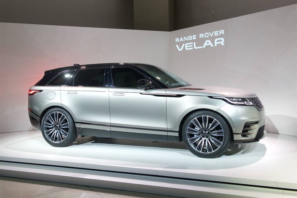 Ieņemot vietu starp pasaules labākajiem dizainiem, Londonas Dizaina muzejā atklāj jauno Range Rover Velar: bit.ly/2naiFNc
