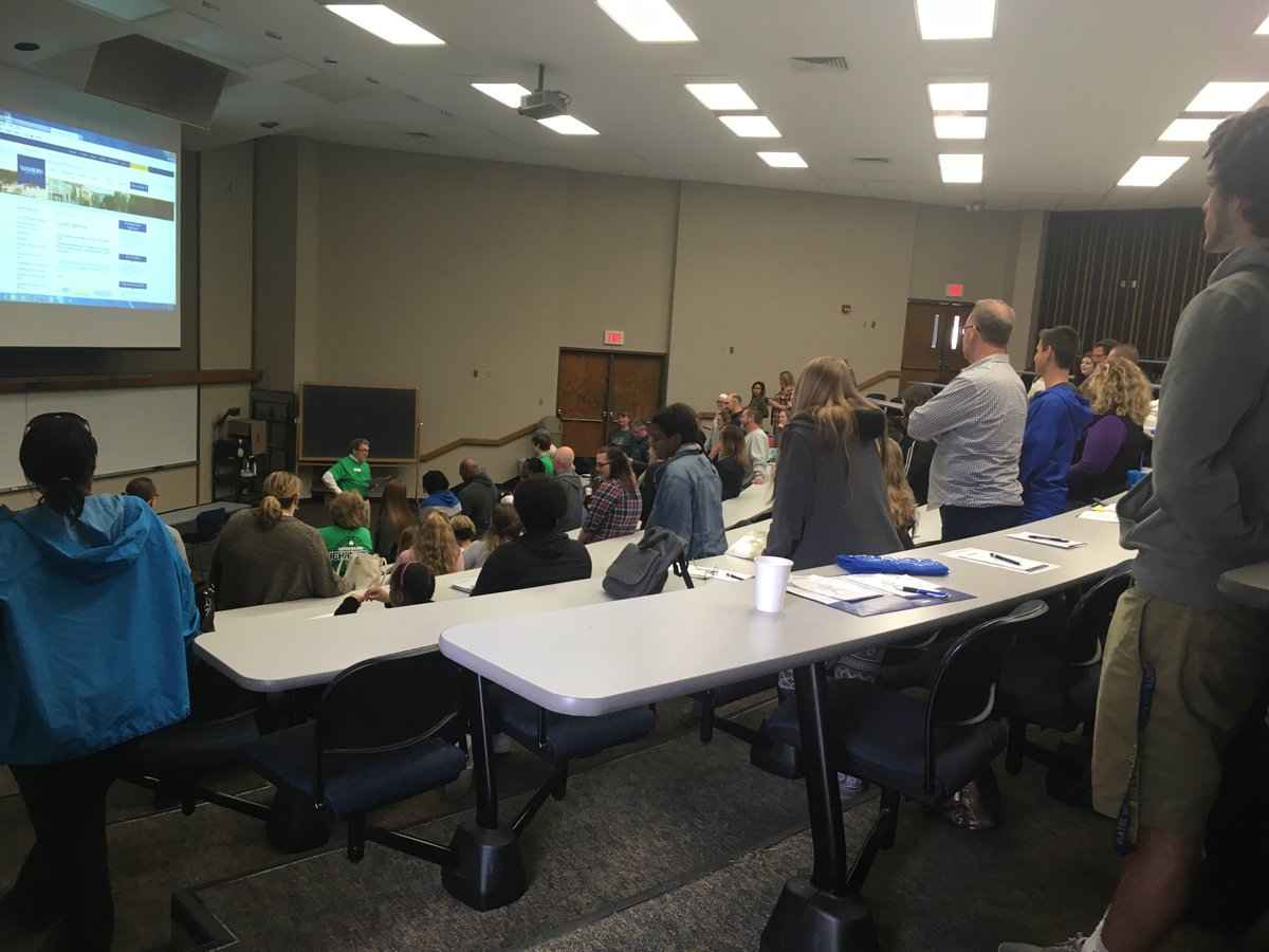 Alizabeth_WU's tweet photo. Exploring careers with @WUCareerService today at #WUJRDAY17 https://t.co/eTFeQ9wVPr