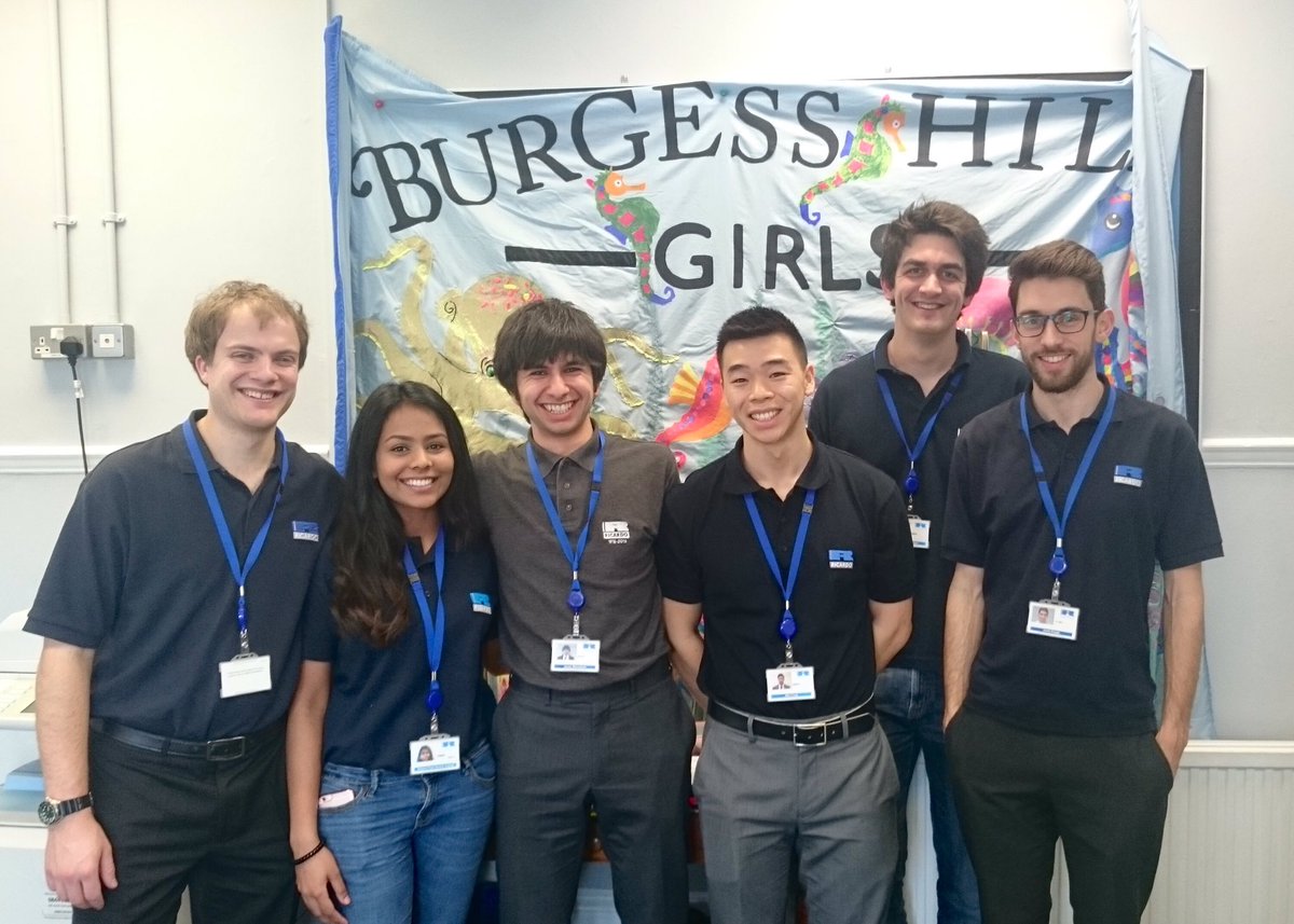 SharonPriya1's tweet photo. Inspiring young minds to get into engineering at a STEM event at @BHillGirls representing @Ricardo_Inc @stemsussex https://t.co/K2Oo6rpeZd