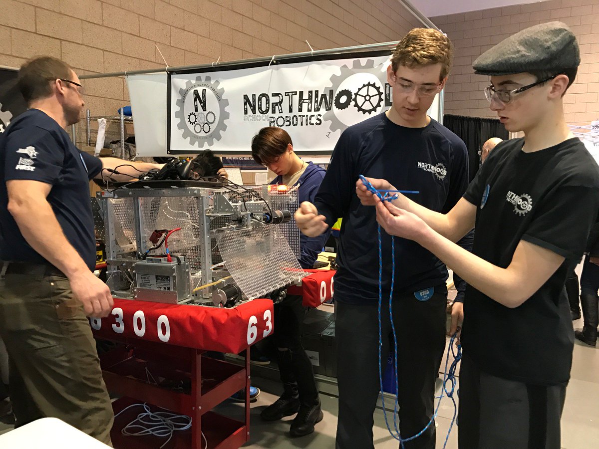 Northwood Robotics making some repairs before the afternoon matches @NYTVFRC #NYTechValleyFRC #FIRSTsteamworks #omgrobots