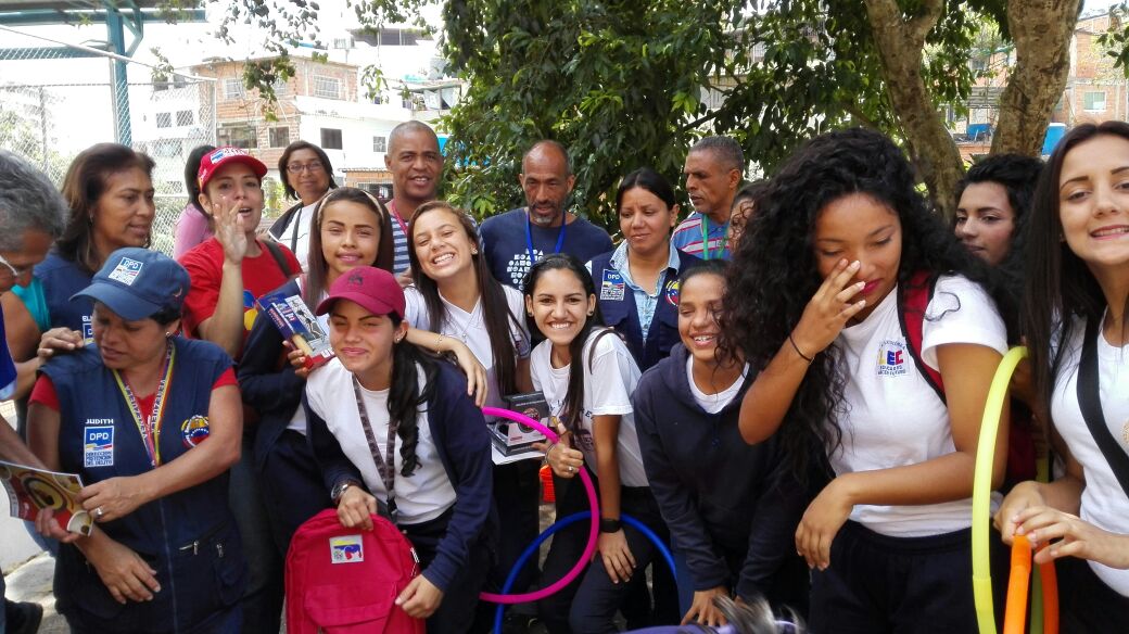 VCEUPAltoMir's tweet photo. Grilla Deportiva Plan Seguridad Escolar @ZEAltosMir @NicolasMaduro @JauaMiranda @JEHYSONGUZMAN @WilliamsMacondo @machadoluis99 https://t.co/2RWzOU2zrg