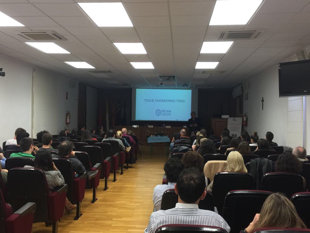 Hospital_Molina's tweet photo. #Now Curso de regenación de tejidos blandos y duros con la técnica PRF. Actividad de nuestra Cátedra de Investigación en @UCAM . https://t.co/nKbOhtOFyZ