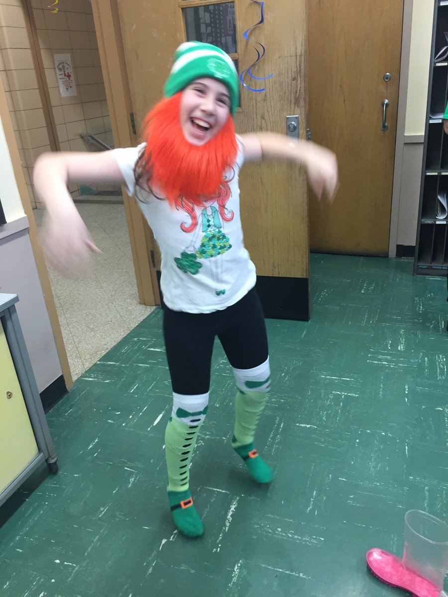 PS236MillBasin's tweet photo. Happy St. Patrick's Day from @PS236MillBasin @District22BKNY May you find your pot o' gold https://t.co/dmtmvrcywA
