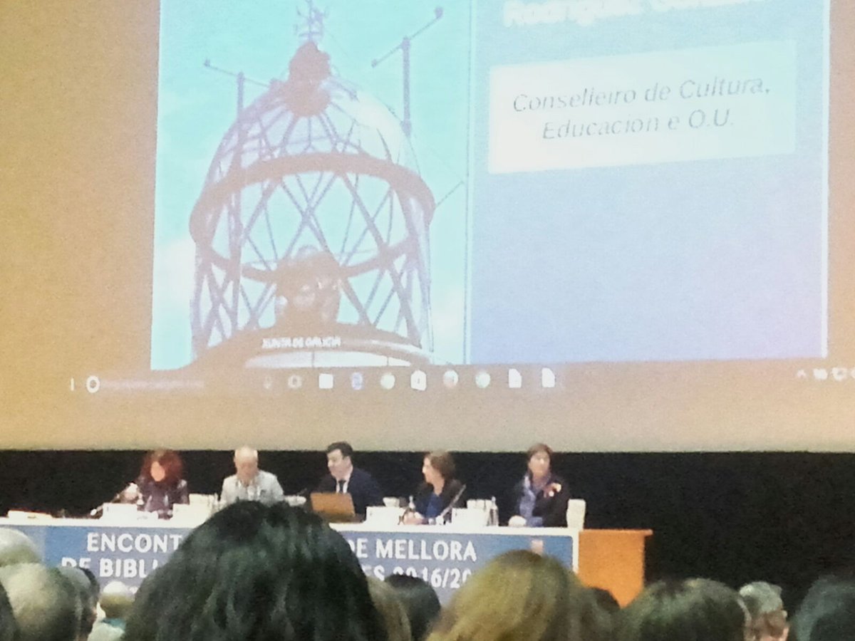 choupindixital's tweet photo. Outro ano máis o #iescarloscasaresviana participa no Encontro de Bibliotecas Escolares #eplambe17 recollendo novas ideas https://t.co/X2bdZ7ym8S