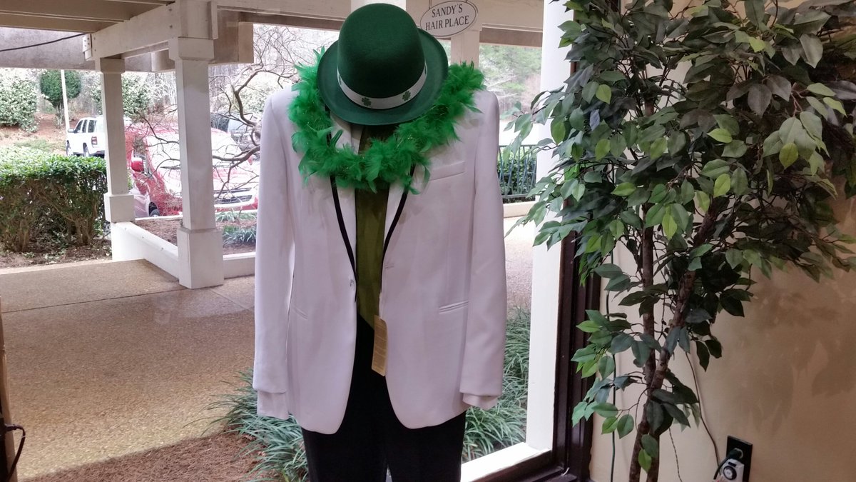 celebratetuxedo's tweet image. We have our green!  How about you?  Happy #StPatricksDay!  #CelebrateTuxedos #WeGotGreen #luckoftheIrish