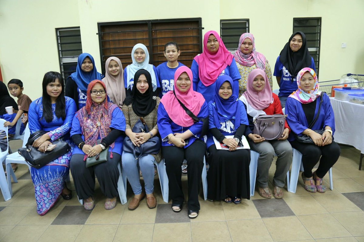 sha_habshee's tweet photo. Tahniah KPUC Tmn Mulia dan Cawangan PPR Sri Malaysia #Pu3BTR #pu3wp #BetterNation #bn4btr #UmnoBTR #UMNOWP #PuteriPeduli #BTRDiHatiku https://t.co/dplB8WdXe9