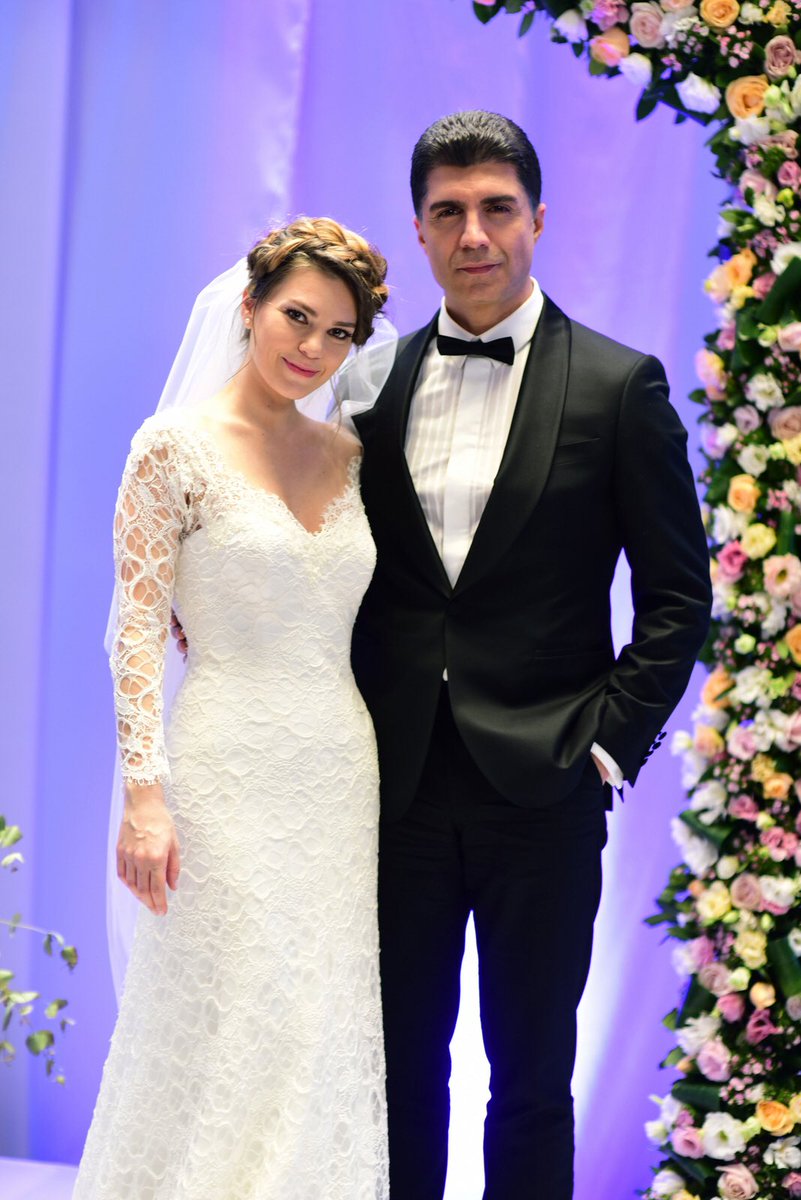 startv's tweet photo. #İstanbulluGelin birazdan Star'da!
https://t.co/pC51WeGSRo #senbenimsin https://t.co/zWhRUrP3Tc