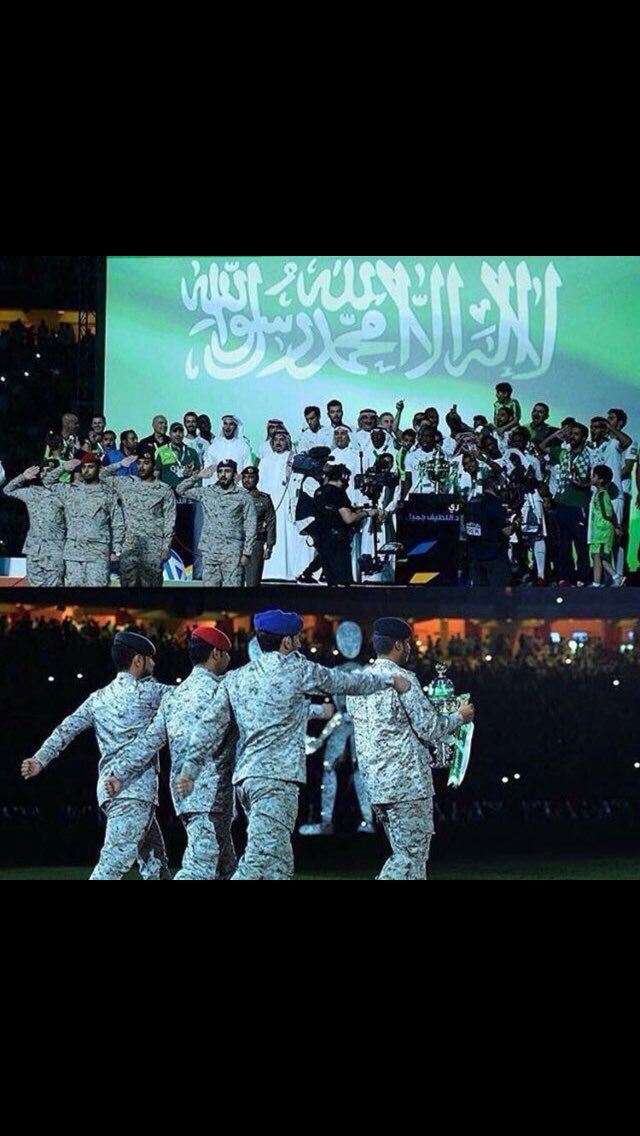 moono123456789's tweet photo. #الاهلي_الملكي_ثمانين_عاما لونك الأخضر كالزمرد يتزين به الملوك 💚💚💚💚دام عزك ياملكي 💚💚💚💚 https://t.co/U8an4VNZds