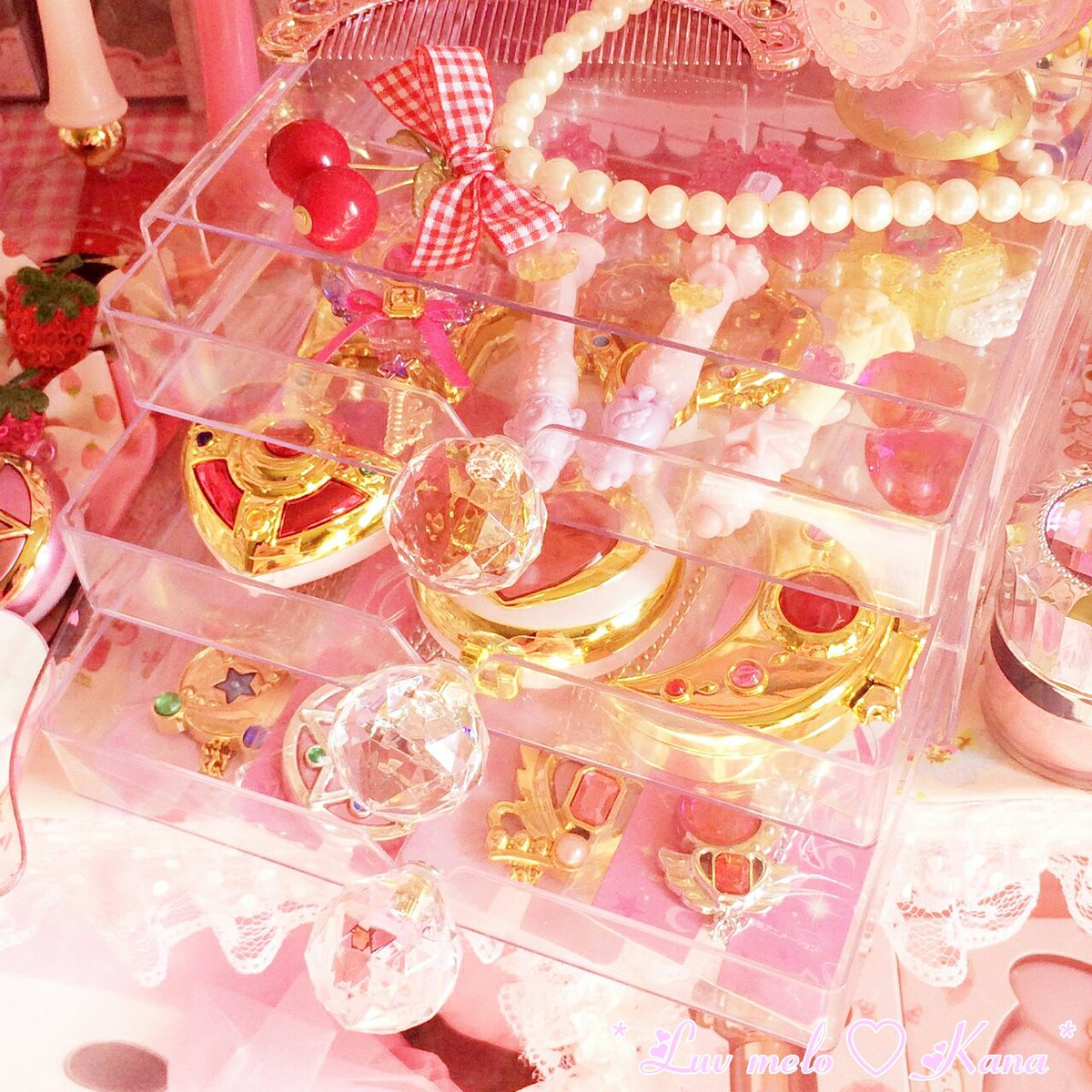 Kanaめろ 少しずつ復活 ゚ 100均diy ジルスチュアート風コスメボックス ダイソー Daiso セリア Seria 100均 ジルスチュアート風 ジル風 コスメボックス コスメ収納 銀水晶風 セーラームーン T Co N7ae7yjpjn Twitter Kanaめろ 少しずつ復活 ゚ 100均diy ジルスチュアート風コスメボックス ダイソー Daiso セリア Seria 100均 ジルスチュアート風 ジル風 コスメボックス コスメ収納 銀水晶風 セーラームーン T Co N7ae7yjpjn Twitter