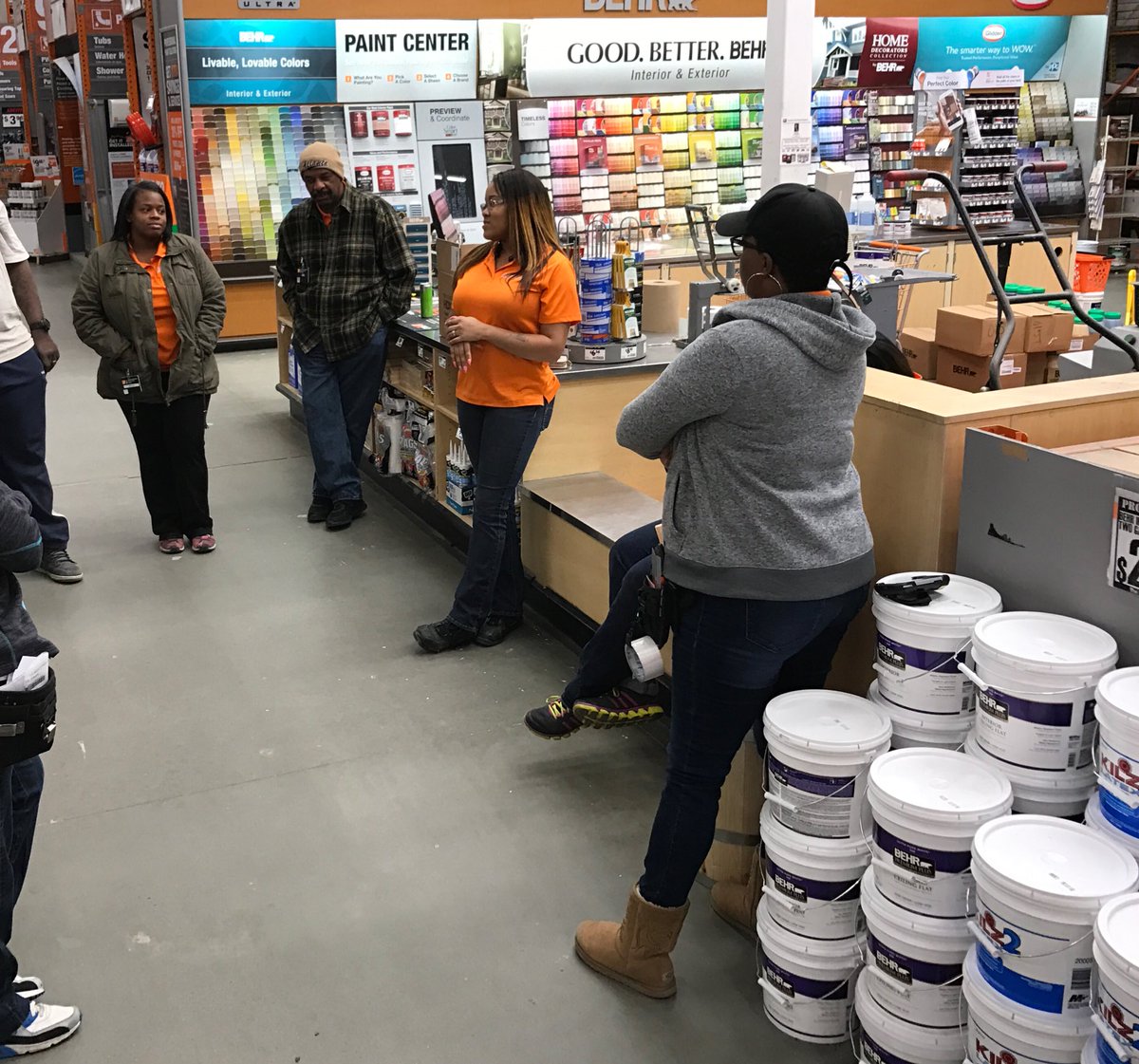 JoeNovotnyHBL's tweet photo. Great Job MEA Alex stepping up to walk the day team through projects completed last night. #MSONETEAM @ginger_coleman https://t.co/K84i4rKprY