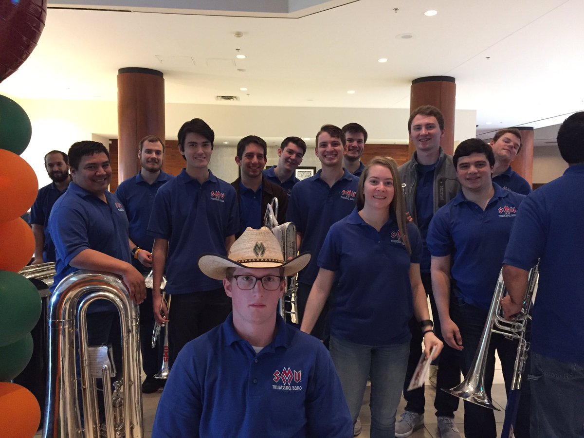 DiamondMClub's tweet photo. Getting ready to send off the team! Go Mustangs!! #PonyUp #MustangsMarchOn #SMUMustangBand #DiamondM https://t.co/b9mJvTvZmS