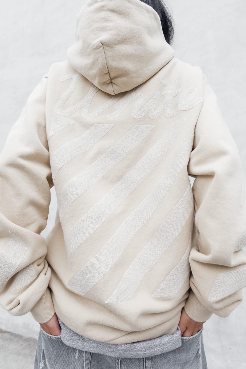 SnkrConnect's tweet image. Kith X Off White collab PREORDERS 👌