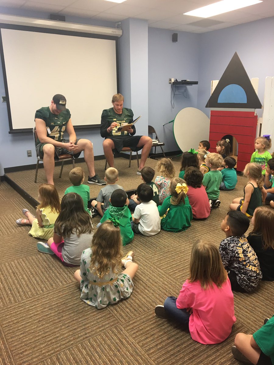 DaBUGang's tweet image. Thank you Woodway Christian elementary for letting us come out and read some books to some awesome kids SicEm Bears! #BaylorNation