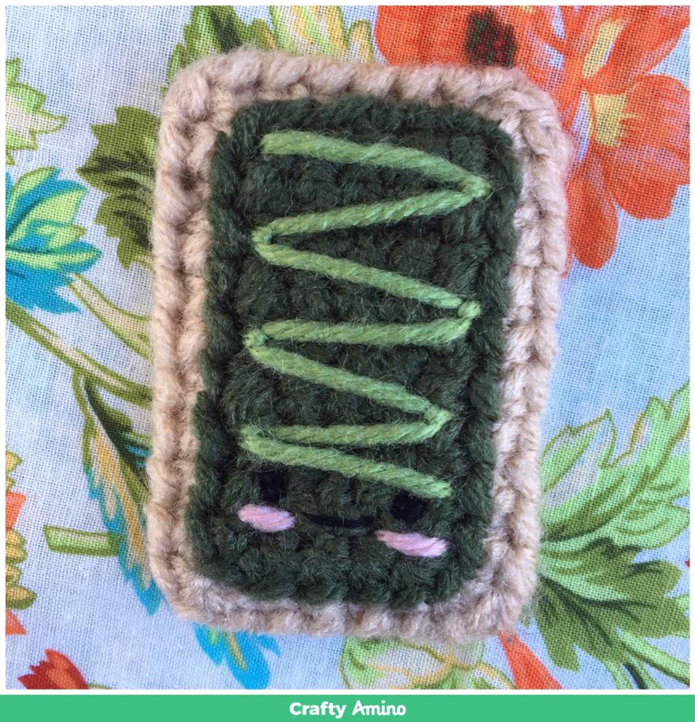 Theartisansnook's tweet photo. Lucky Poptarts 🍀 #GreenAndGoldCrafts #crochet #amigurumi #poptarts #cutefood  https://t.co/aFLEPtn6x6 https://t.co/kQOp59UKDq