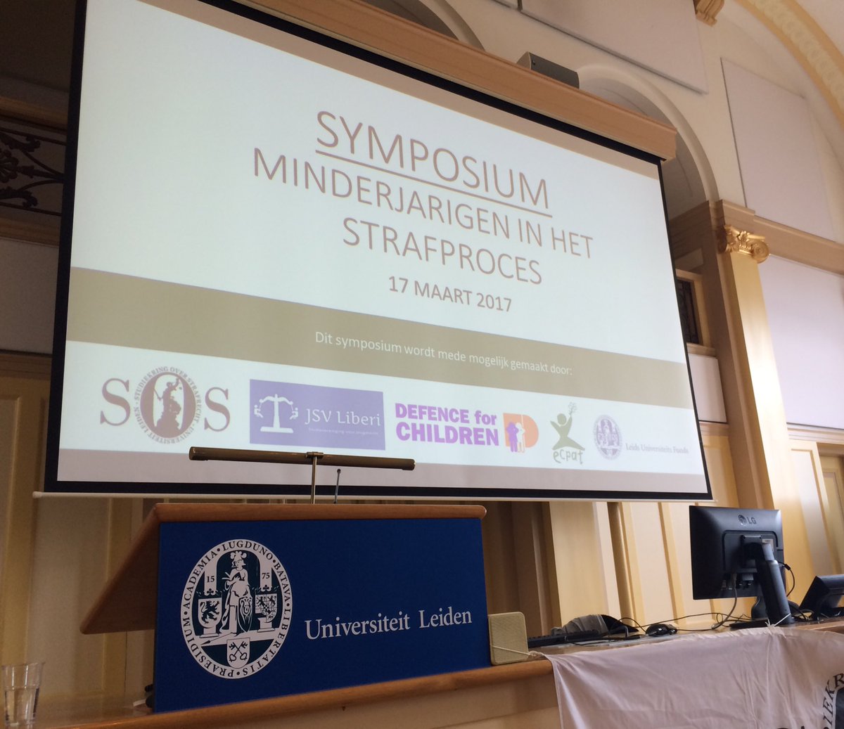 Mooie discussie vandaag over horen minderjarigen in het strafrecht met @Ytje_Hokwerda <a href="/ArnePopma/">Arne Popma</a> <a href="/nienkeswart/">Nienke</a> <a href="/LeidenLaw/">Leiden Law School</a> <a href="/DefenceChildren/">Defence for Children Nederland</a>