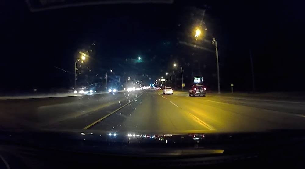 DailyHiveVan's tweet photo. Meteor fireball lights up the night sky over Metro #Vancouver. VIDEO: https://t.co/JVtUySolpq https://t.co/5F4OuT69GN
