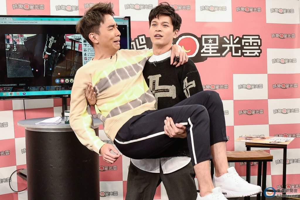 Benzxinglst's tweet photo. เกลียดด ดูทำหน้าทำตา😆😆 #historyobsessed #SenYou #obsessed https://t.co/61BC3hTecm