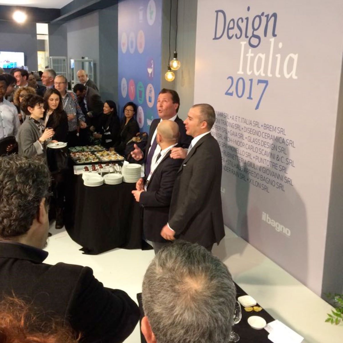 xilonsrl's tweet photo. #italiandesignnight al padiglione Design Italia.
Le aziende italiane riunite sotto un'unica ala per portare la nostra eccellenza nel mondo https://t.co/QoQivXkXRU