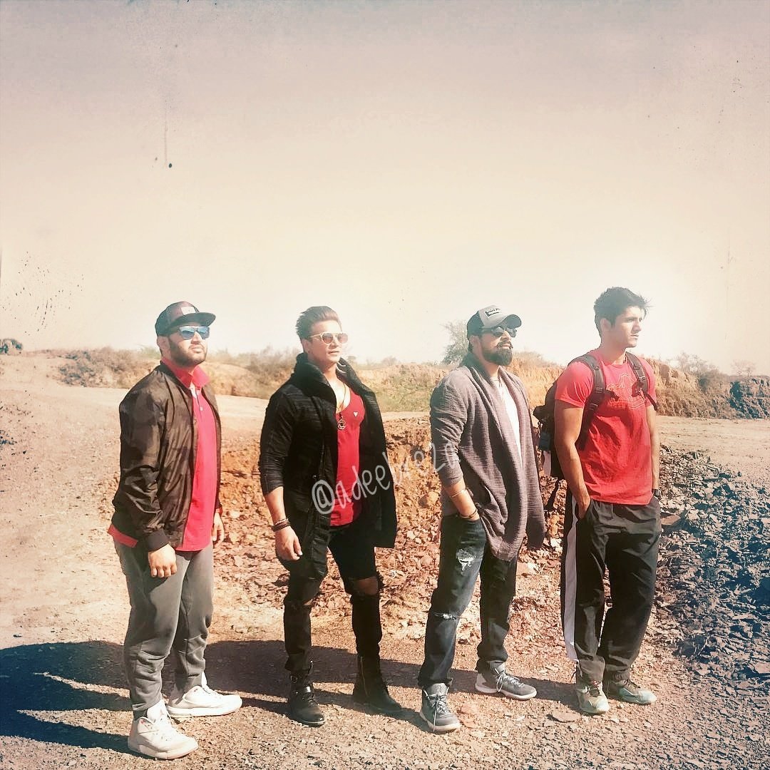 🔥#Squadgoals 🔥 <a href="/RannvijaySingha/">Rannvijay Singha</a> <a href="/princenarula88/">Prince Narula</a> <a href="/VSood12/">Varun Sood</a> @vasumahajan72 <a href="/SquadRann/">SquadRann</a> #Squadrannkillinit #RoadiesRising