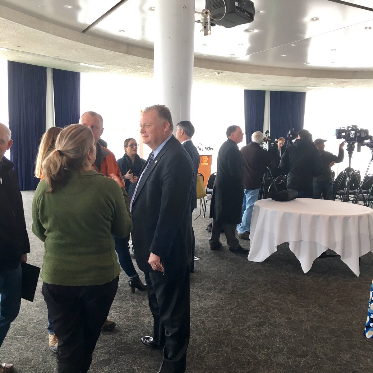 ReFreshMKE's tweet photo. LT Getting ready for @MayorOfMKE discussing federal Great Lakes funding https://t.co/QwiuNWfeX1