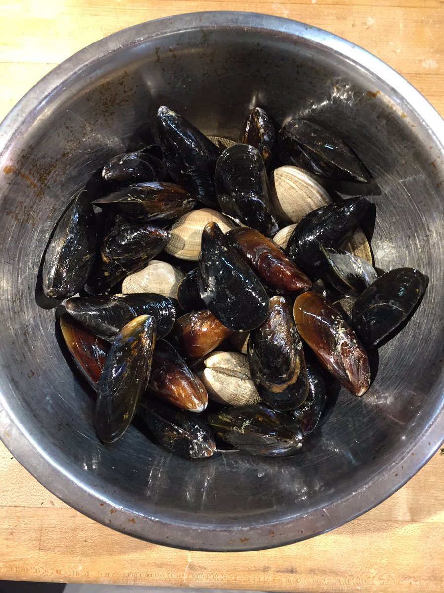 nonnasyyc's tweet photo. Fish Friday at Nonnas! Today we made Chioppino - Fishermans stew! Chock full of fresh market seafood! #FishFriday @cgyfarmersmarkt https://t.co/w9TaD8lUkU