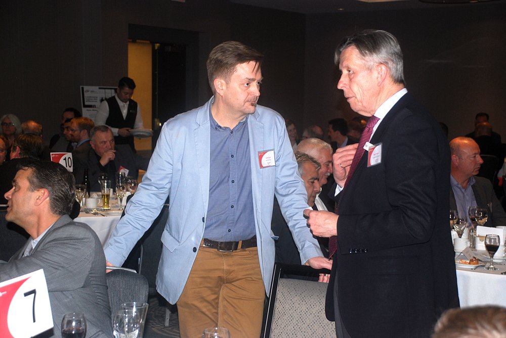 PrintForwardPIA's tweet image. Scott Gray @MetPrinters &amp;amp; Bryan Hughes (Export Development Canada) discuss print industry matters at last night's CME Stakeholders’ Dinner.