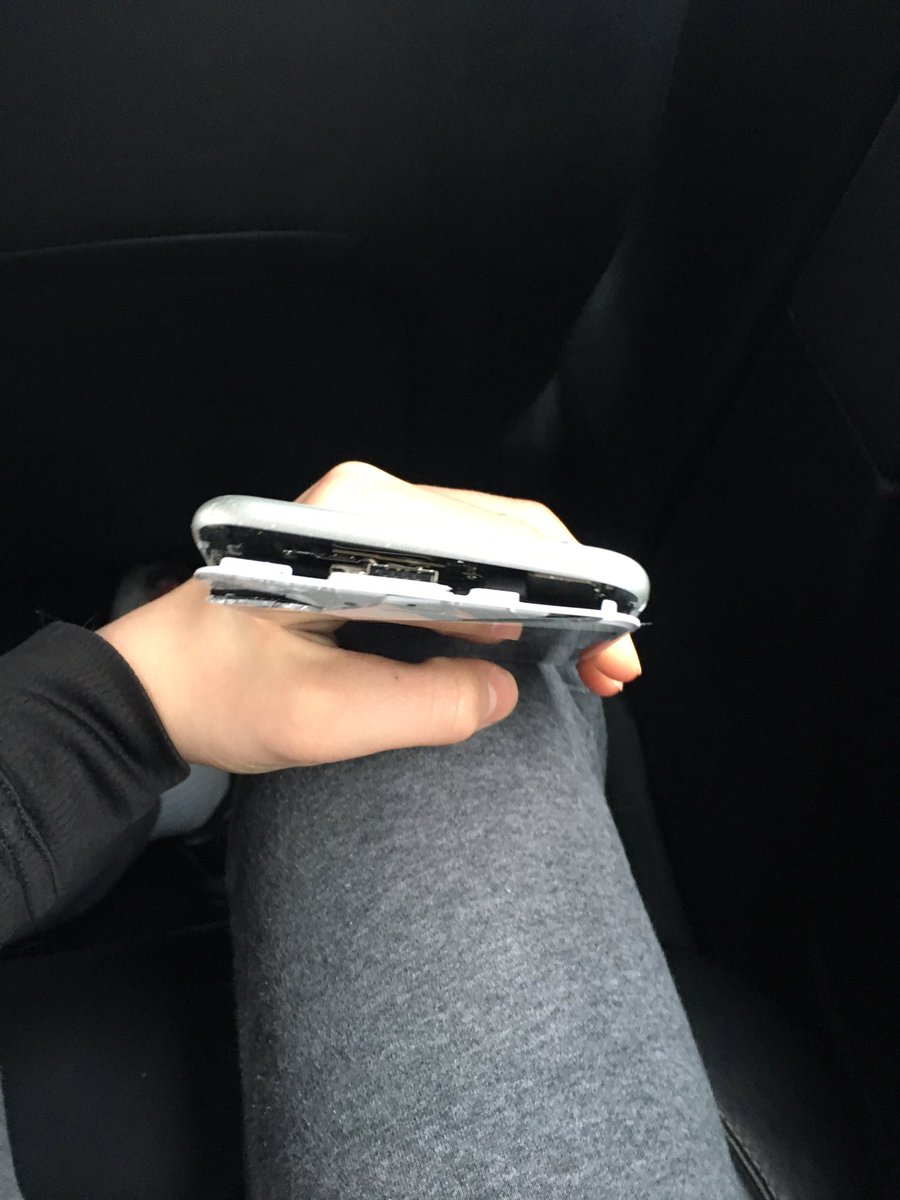 shitsevedoes's tweet photo. Seve freaks out at Stried for no reason, #angerissues. Than he sits on Stried's phone. This is what happened. @SeveBertagnoli https://t.co/xLK3h5mlws