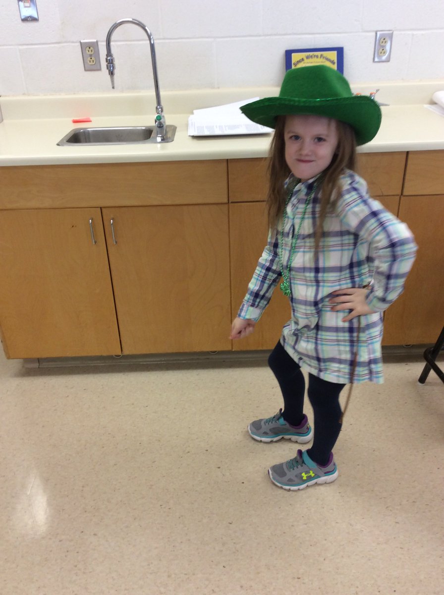 MEJHSBEARS's tweet photo. #saintpatricksday https://t.co/Ub0814aHcU