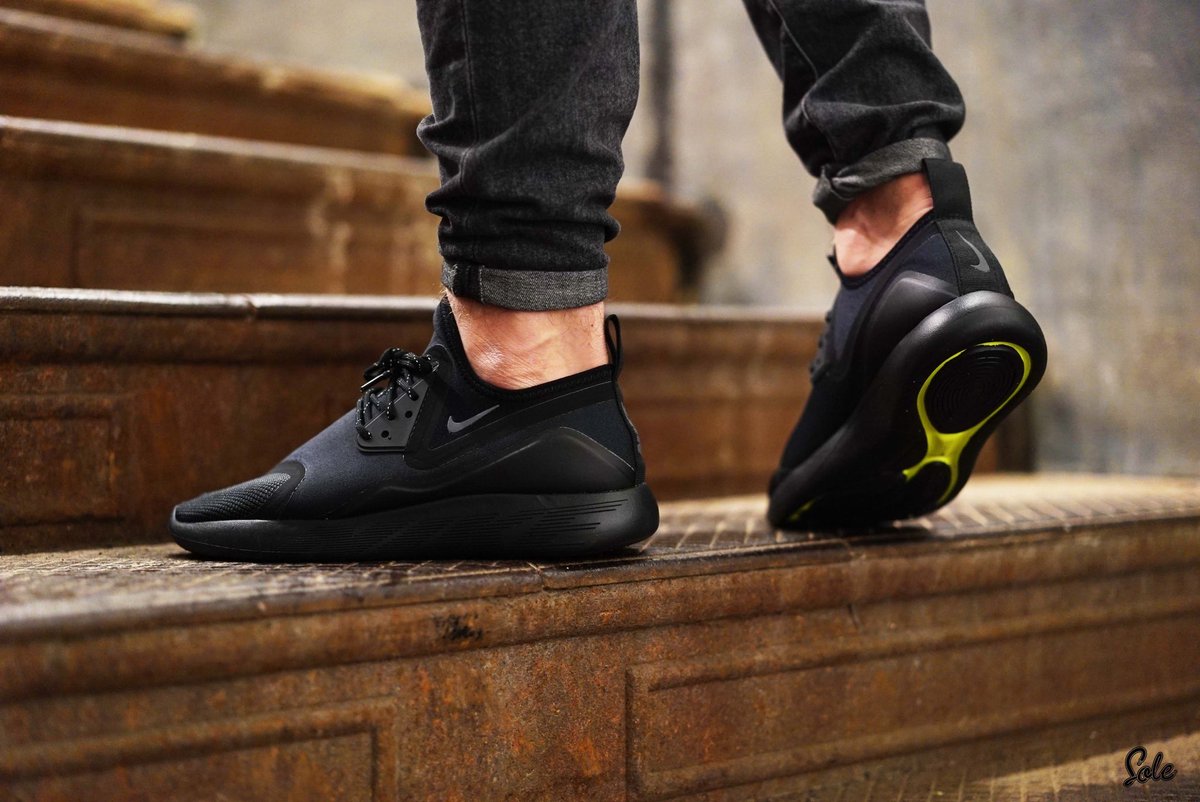 SneakerDealsGB's tweet photo. The Nike LunarCharge 'Triple Black' has just reduced to ONLY £62.99!

Grab a pair here => https://t.co/ZfmBg0EKeB

UK5.5-12
(RRP£90) https://t.co/r78UMhpK5F
