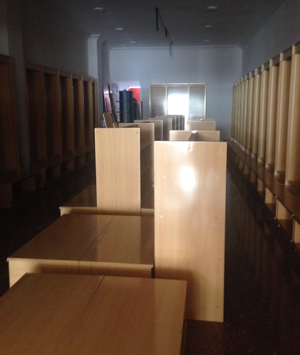 libreriadorian's tweet photo. Un poco de feng shui mobiliario. 
Ya nos falta menos para abrir https://t.co/SQBRZosWii