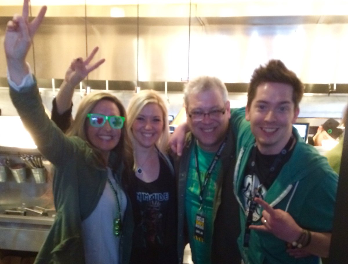 1075daverocks's tweet photo. @GayleOBrien: @1075daverocks #DavesGoodDeeds we just surprise delivered 20lbs of #FREEWINGS @beertownph #Wloo !!! @darryllaw @bradfromdave https://t.co/ItBGaYxS75