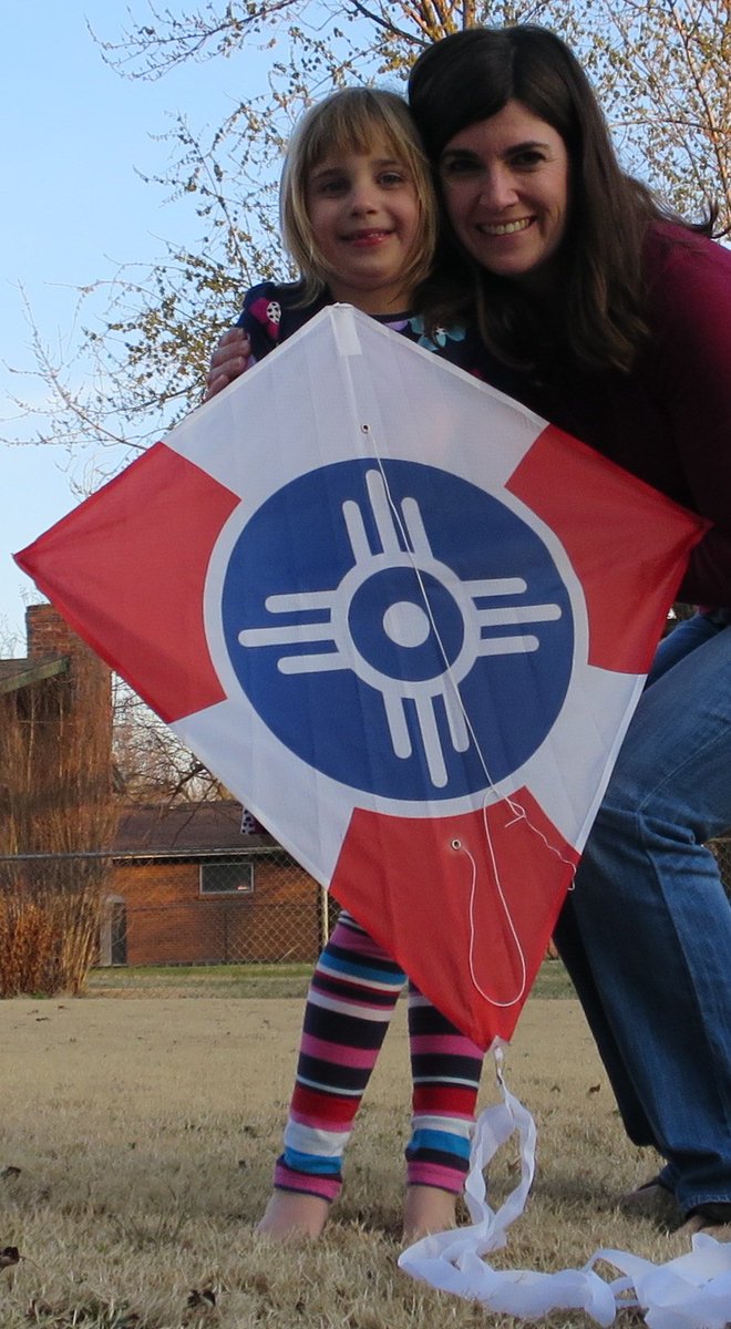 teresaveazey's tweet image. April is #NationalKiteMonth! We love to spend time outdoors in #windy #Kansas proudly flying our @wichitaflag kite! #wichitaflag #ILoveICT