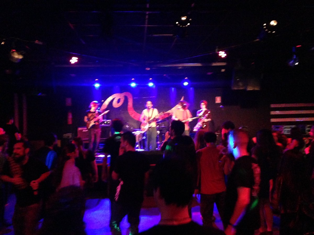 "Párate a reír... para pa seguir..." <a href="/iratxoband/">IRATXO</a> en la <a href="/SalaMalandar/">Sala Malandar</a> de #Sevilla