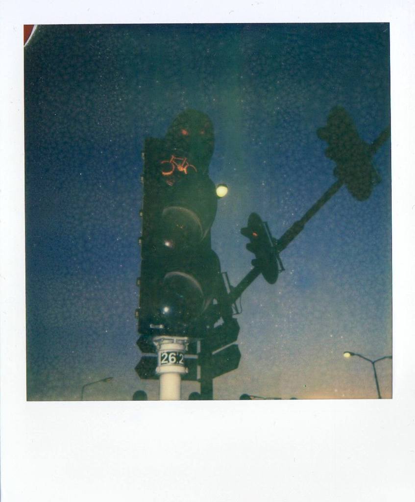 Degroto's tweet photo. Traffic lights TIP #impossibleproject #theimpossibleproject #TIP #stoplicht #trafficlight … https://t.co/t8af5ifbgA https://t.co/86zGZOH07n