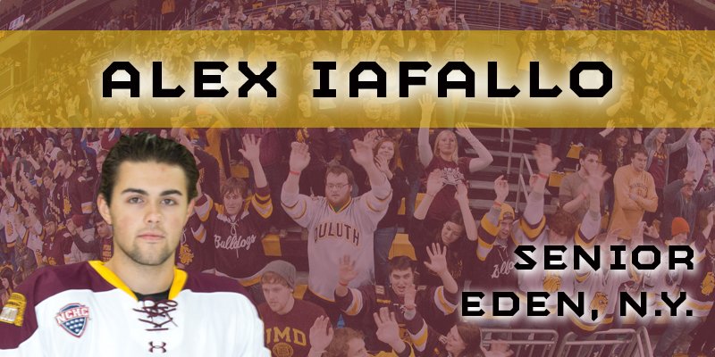 UMDBulldogs's tweet photo. .@UMDMensHockey Goal! Alex Iafallo's missile has put the Bulldogs back on top 3-2 over Western Michigan with 3:49 left in the 2nd period. https://t.co/dM5CivHNex