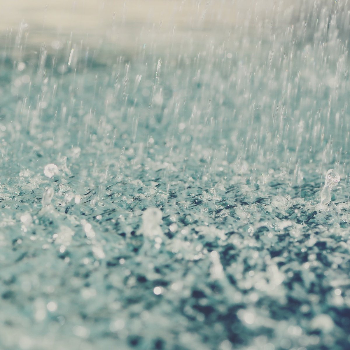 Even in the rain you can still have fun! Have a great weekend everyone Qmkit.co.uk 😀😀😀