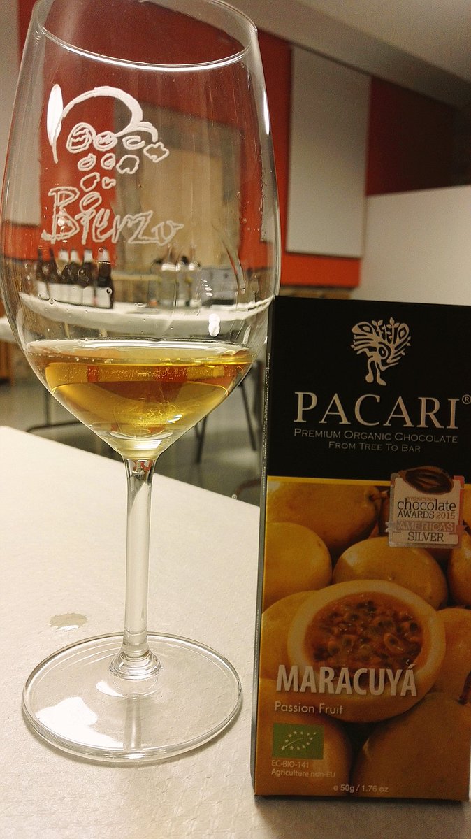 TurismoyHoste's tweet photo. Muchísimas gracias por esta maravillosa cata @Castroventosa #WineLovers #SICA17 gran maridaje. Ha sido un placer https://t.co/iY9JmCebxJ