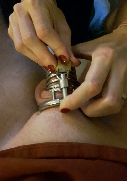 UKBukakke's tweet photo. You watch her hands take control of your sex and you love it. …... ....... #bukkake #cum #cumslut #sex https://t.co/6ArY9xDAqp